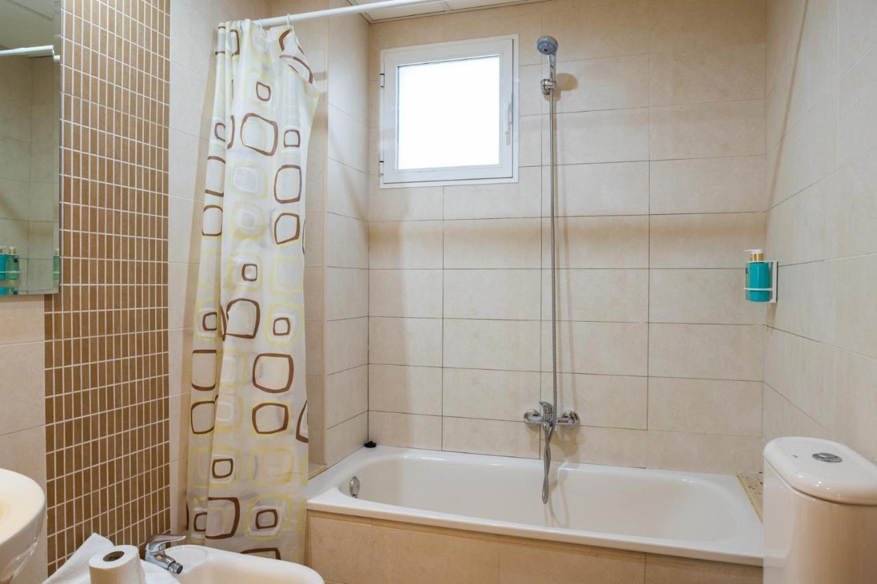 Lovely 2 Bedroom Terrace Wifi Parking Ac Heating Attic Valencia Exterior photo