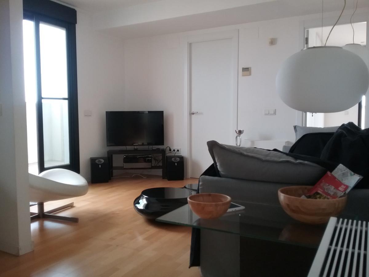 Lovely 2 Bedroom Terrace Wifi Parking Ac Heating Attic Valencia Exterior photo