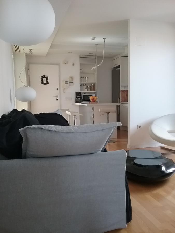 Lovely 2 Bedroom Terrace Wifi Parking Ac Heating Attic Valencia Exterior photo