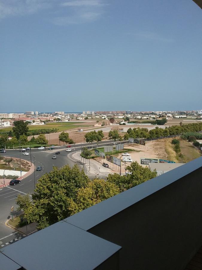 Lovely 2 Bedroom Terrace Wifi Parking Ac Heating Attic Valencia Exterior photo