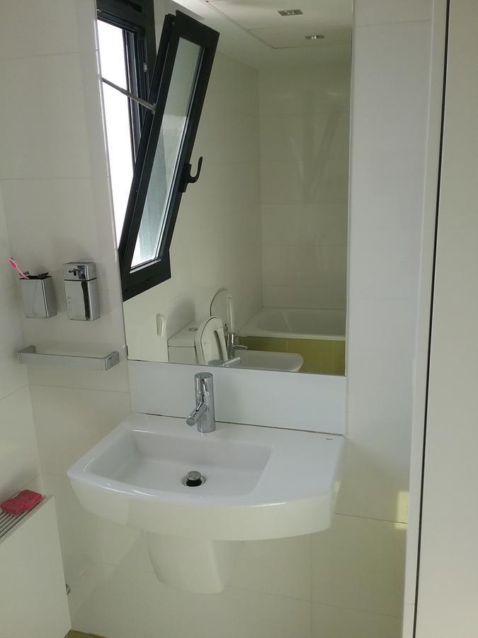 Lovely 2 Bedroom Terrace Wifi Parking Ac Heating Attic Valencia Exterior photo